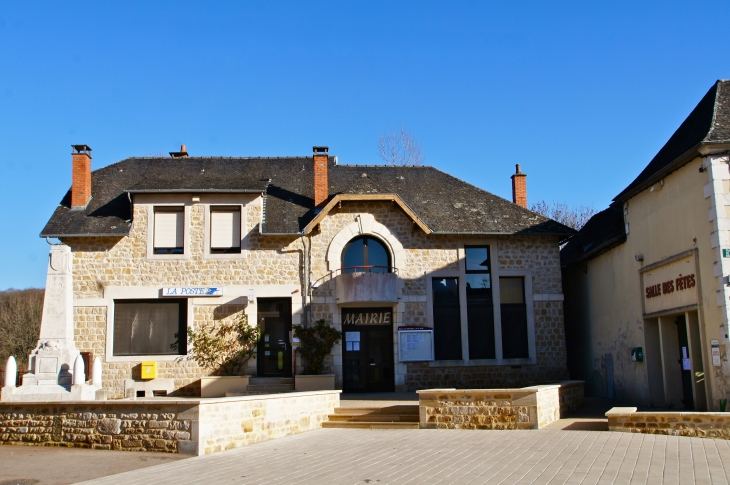 La Mairie. - Brignac-la-Plaine