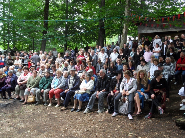 Le public de la fête du Puy-Grand - Chamboulive