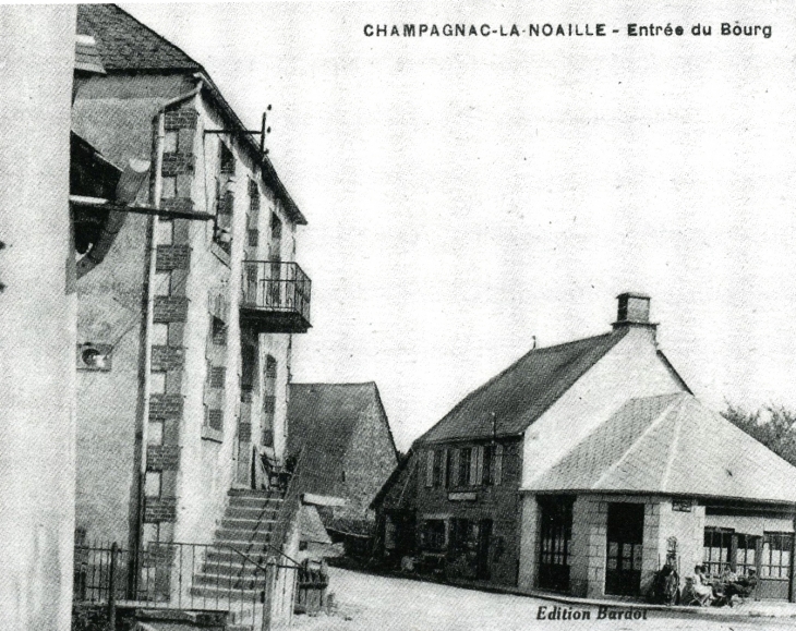 Entrée du bourg, vers 1908 (carte postale de 1908). - Champagnac-la-Noaille