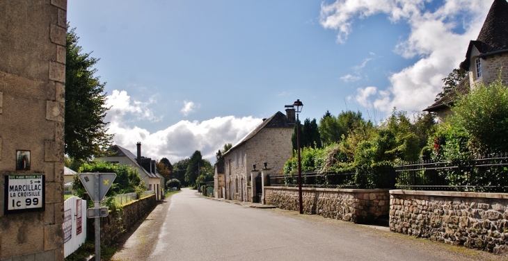 Le Village - Champagnac-la-Noaille