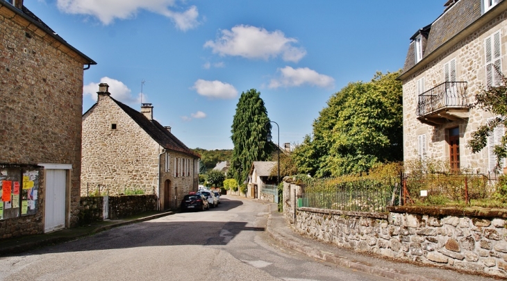 Le Village - Champagnac-la-Prune