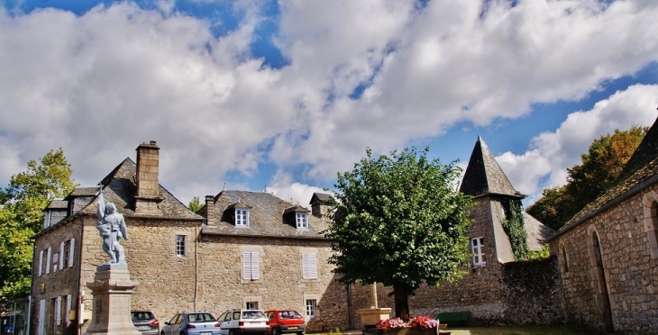 Le Village - Champagnac-la-Prune