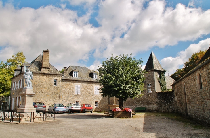 Le Village - Champagnac-la-Prune