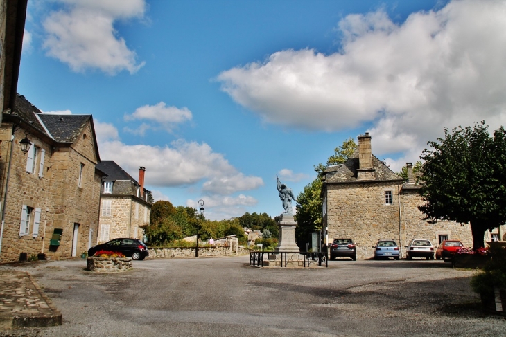 Le Village - Champagnac-la-Prune