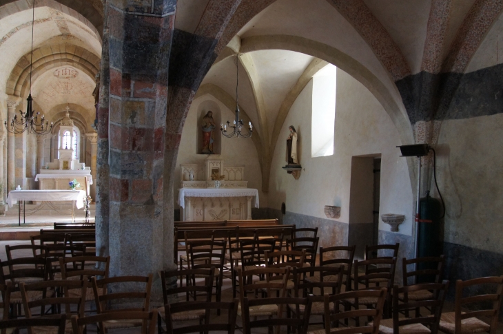 Eglise Saint-Julien-de Brioude : collatéral droit. - Concèze