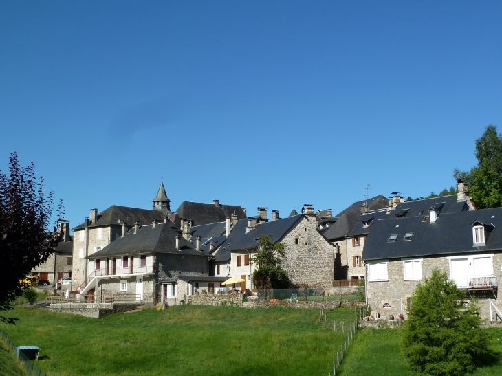 Vue sur le village. - Corrèze