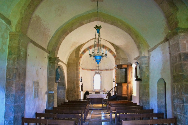 La nef de l'église Saint-Pierre-ès-Liens. - Courteix