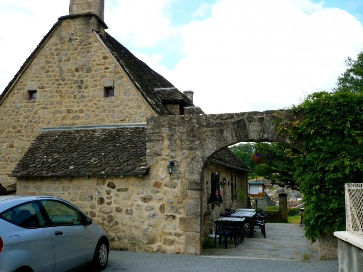 L'entrée de l'Auberge du Presbytère - Darnets