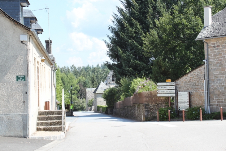 Presque la même vue que la carte postale - Eyrein