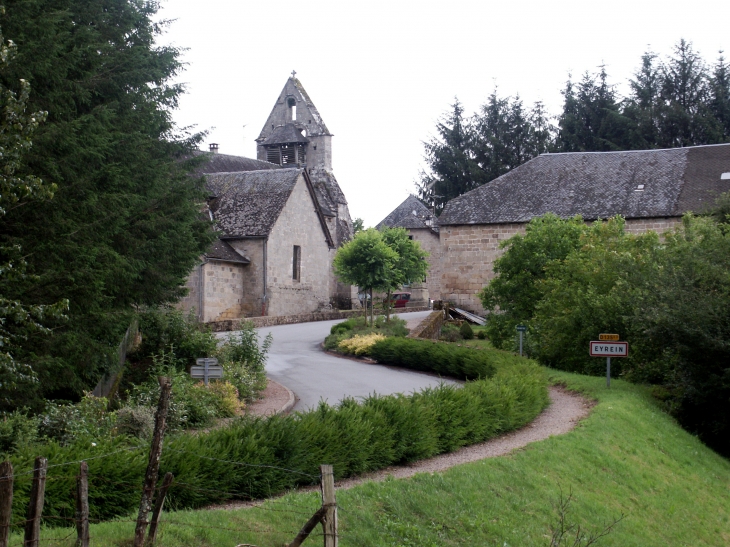 L'entrée du bourg - Eyrein