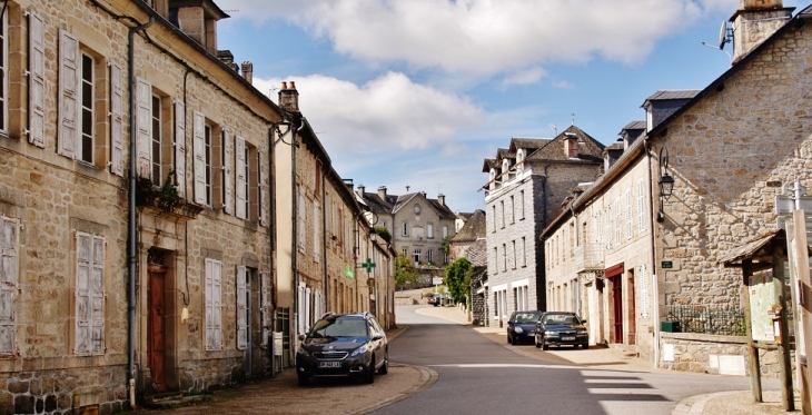 Le Village - La Roche-Canillac