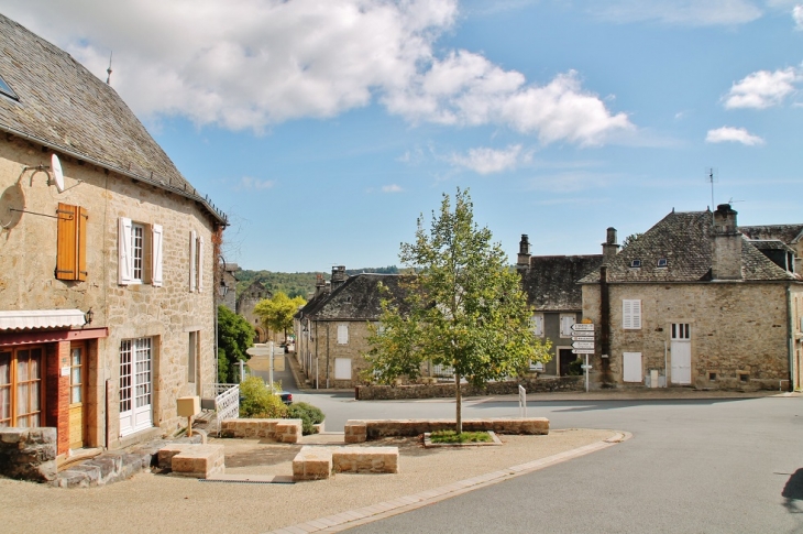 Le Village - La Roche-Canillac