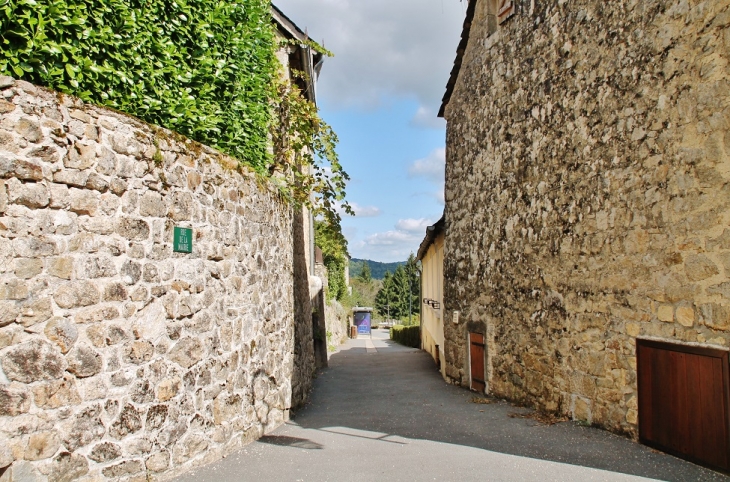 Le Village - La Roche-Canillac