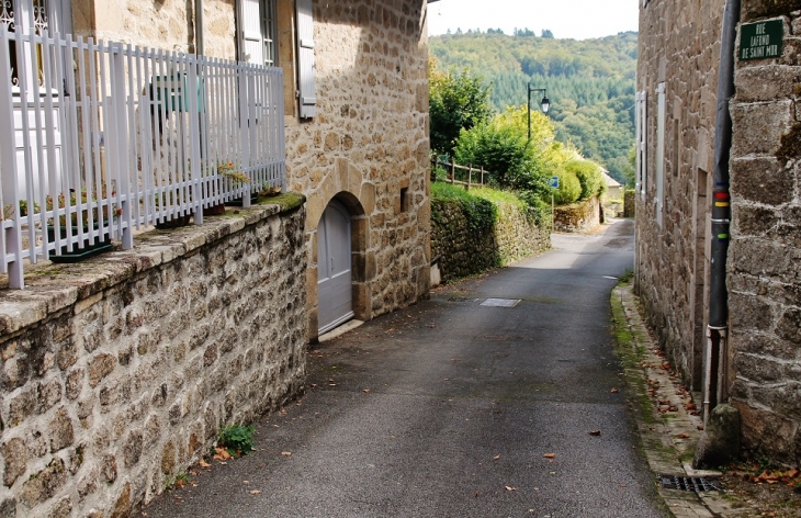 Le Village - La Roche-Canillac