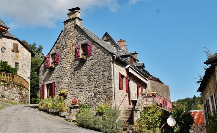 Le Village - La Roche-Canillac