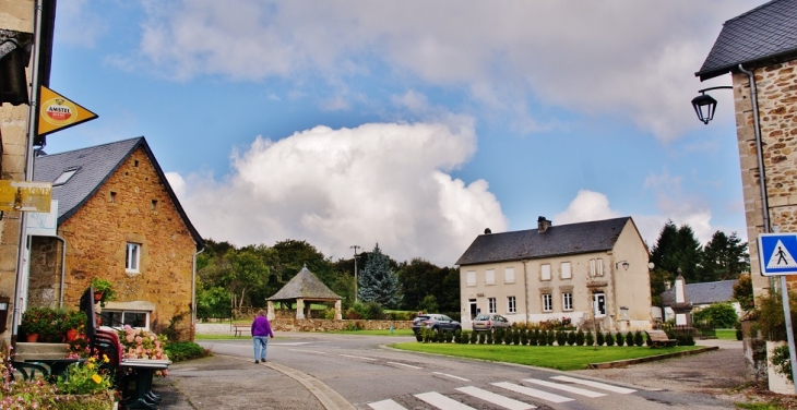 Le Village - Lafage-sur-Sombre