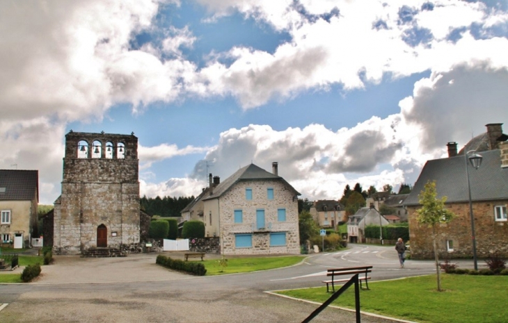 Le Village - Lafage-sur-Sombre