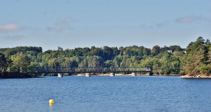 Le Lac - Marcillac-la-Croisille