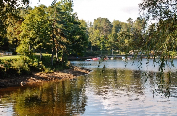 Le Lac - Marcillac-la-Croisille