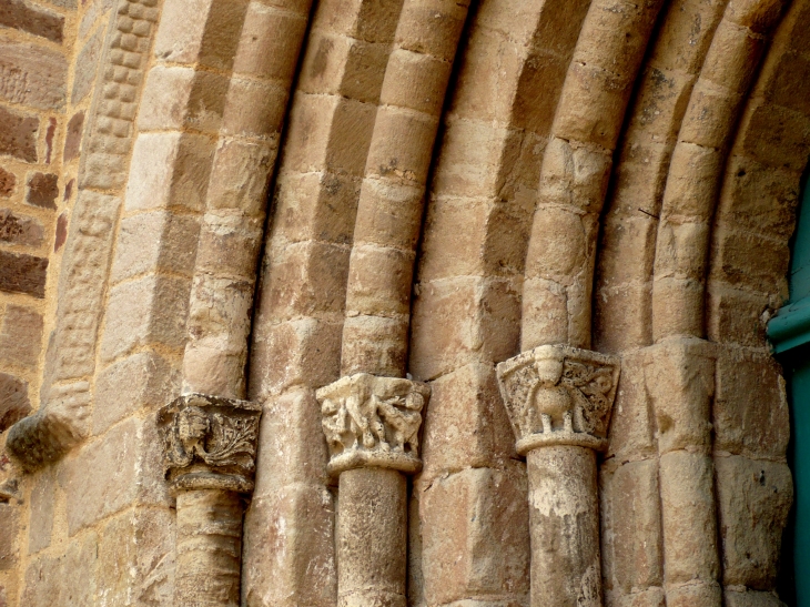 Détail du portail de l'église - Meyssac