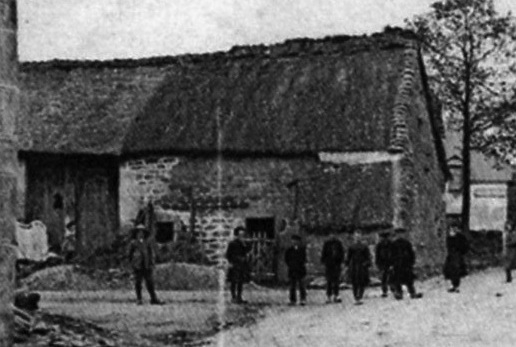 Architecture rurale, vers 1913 (carte postale ancienne). - Millevaches