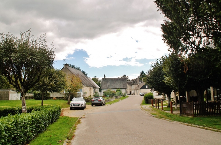 La Commune - Moustier-Ventadour