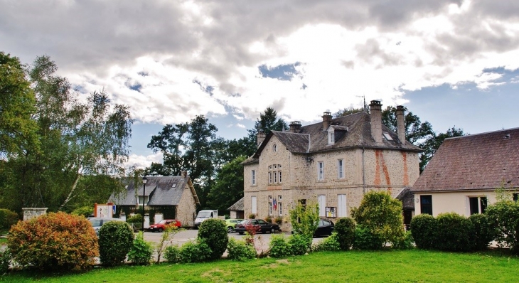 Mairie-école - Moustier-Ventadour