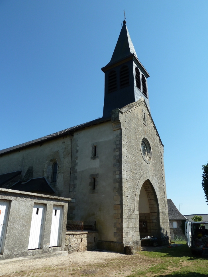 L'église Saint Laurent du XIIe et XIVe siècles. - Orliac-de-Bar