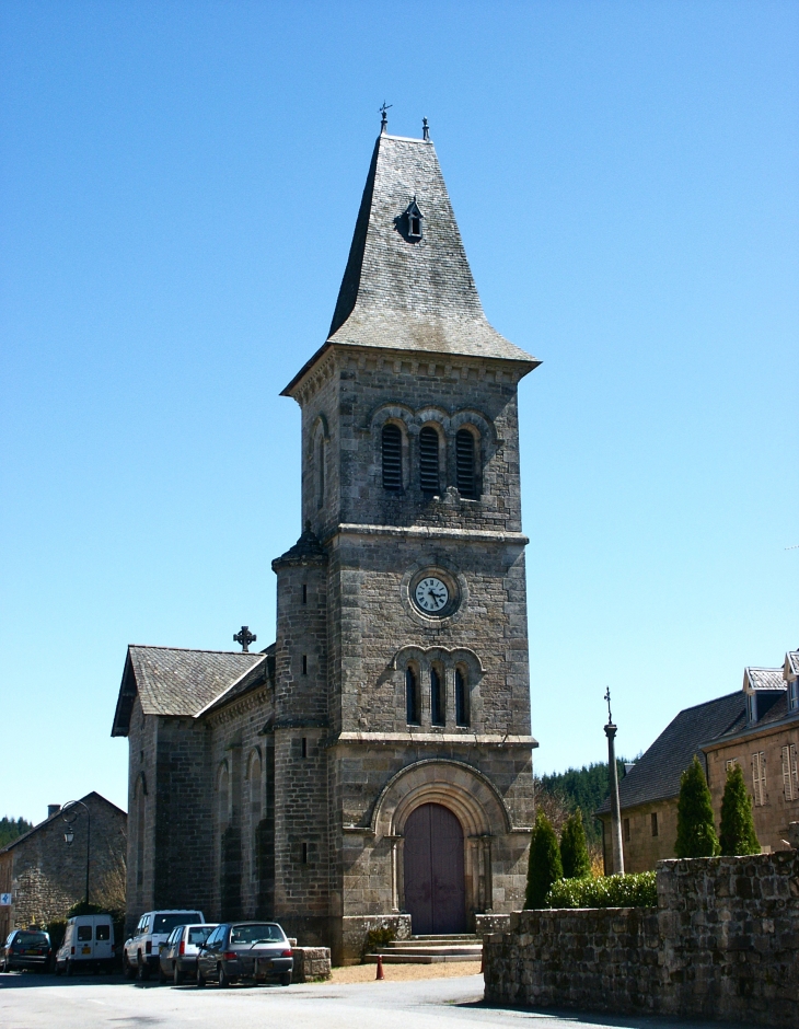 Eglise Saint Côme, Saint-Damien détruite à la fin du XVIIIe siècle puis reconstruite dès 1901. - Pérols-sur-Vézère