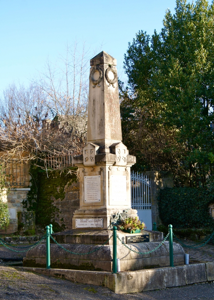 Le Monument aux Morts - Perpezac-le-Blanc