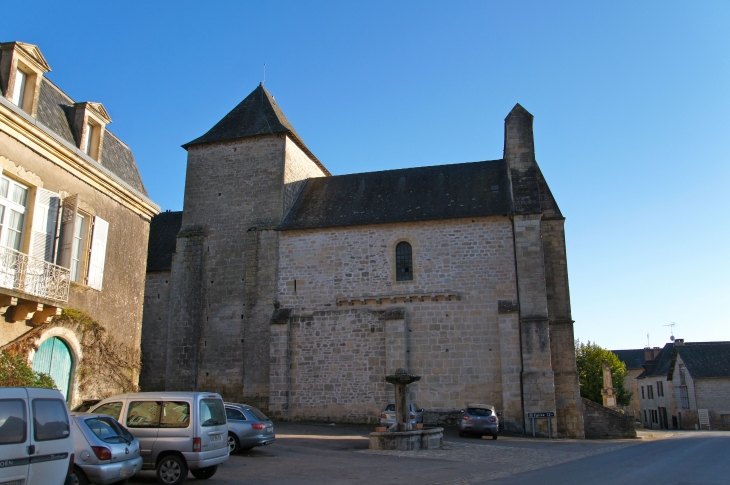 La façade nord de l'église du XIIe siècle. - Perpezac-le-Blanc