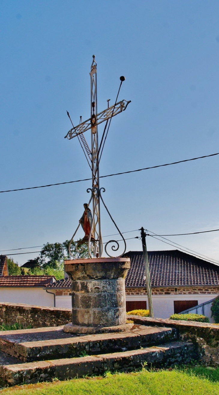 Croix - Saint-Bazile-de-Meyssac