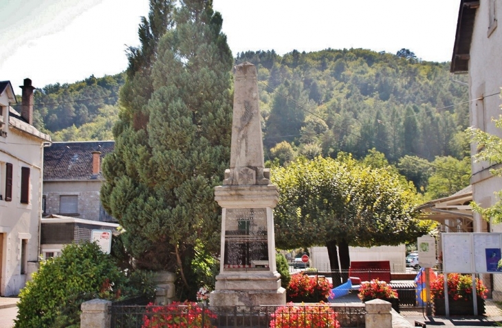 Monument-aux-Morts - Saint-Chamant