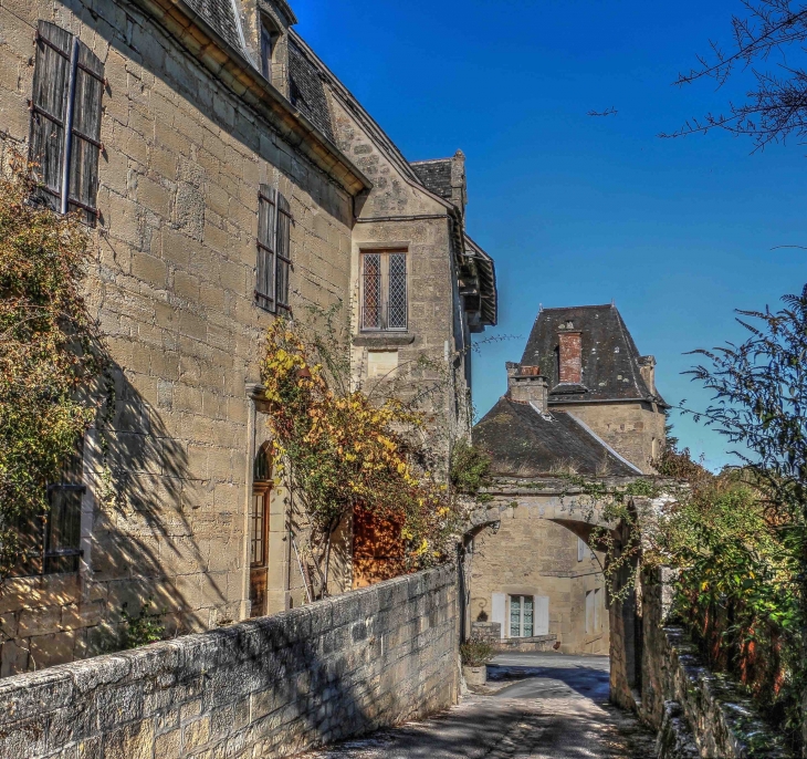 Le chateau de verneuil - Saint-Robert