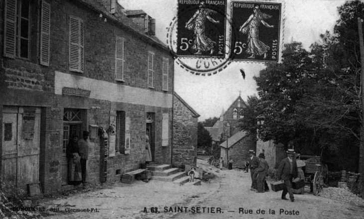 Rue de la poste, vers 1910 (carte postale ancienne). - Saint-Setiers