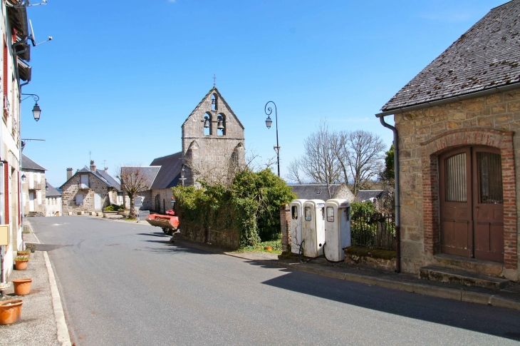 Rue de la poste, en 2013. - Saint-Setiers