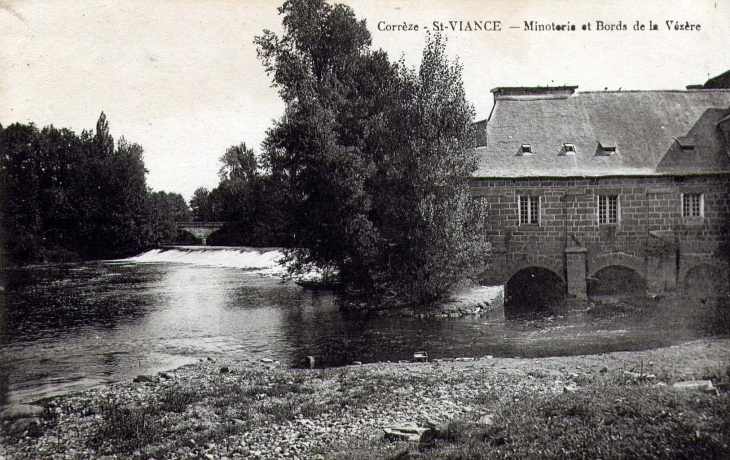 Minoterie et bords de la Vézère, vers 1910 (carte postale ancienne). - Saint-Viance