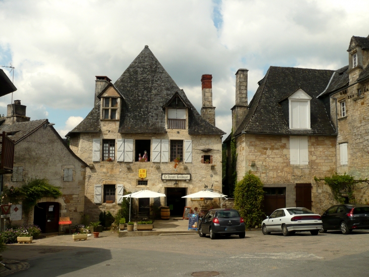 Place de l'Ancienne Halle - Turenne