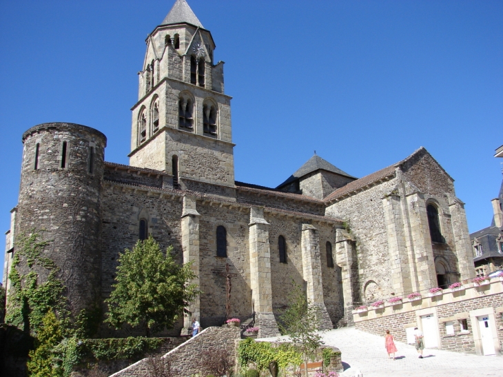 L'Eglise Saint-Pierre - Uzerche