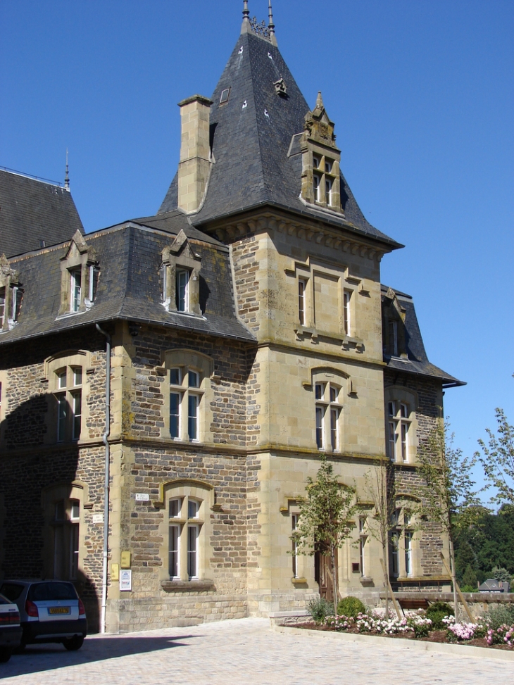 L'Ecole Primaire - Uzerche