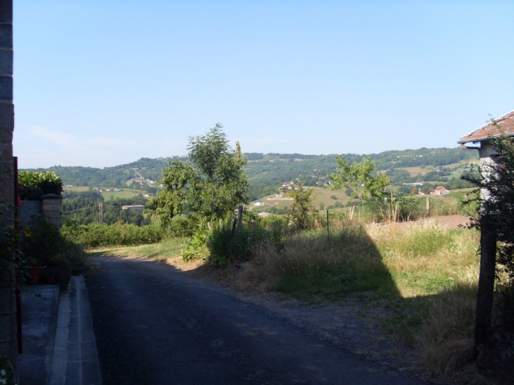 VUE DES COLLINES ALENTOURS - Vars-sur-Roseix