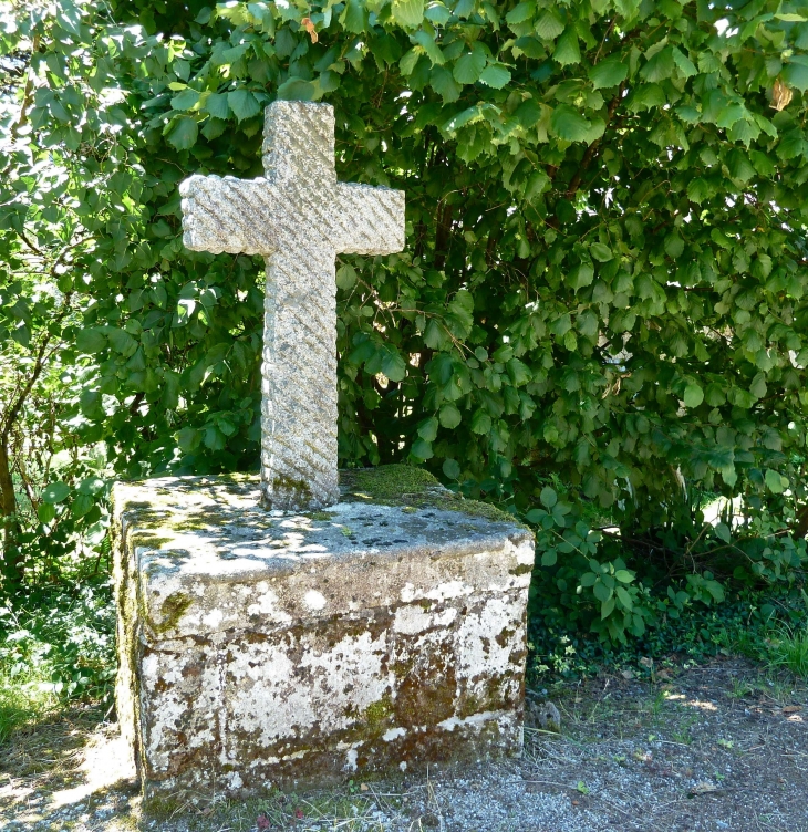 Croix de chemin. - Veix