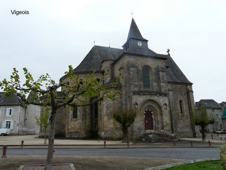 L'église  Crédit : André Pommiès - Vigeois