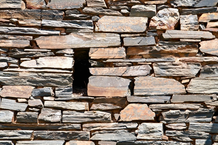 Détail : maçonnerie du hameau Le Saillant. - Voutezac