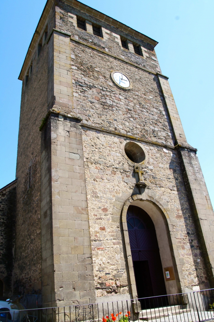 Façade occidentale de l'église Saint-Christophe. - Voutezac