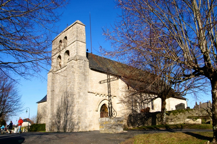 L'église du XIIe siècle. - Yssandon