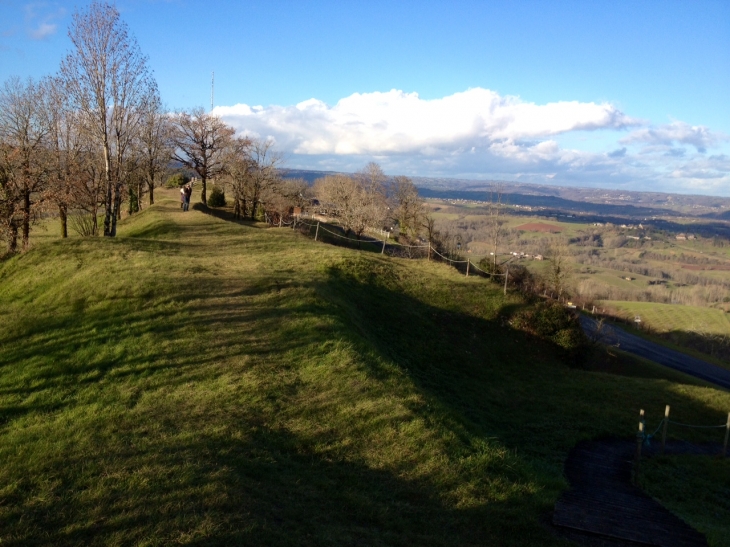 Sur le puy d'Yssandon (360m).