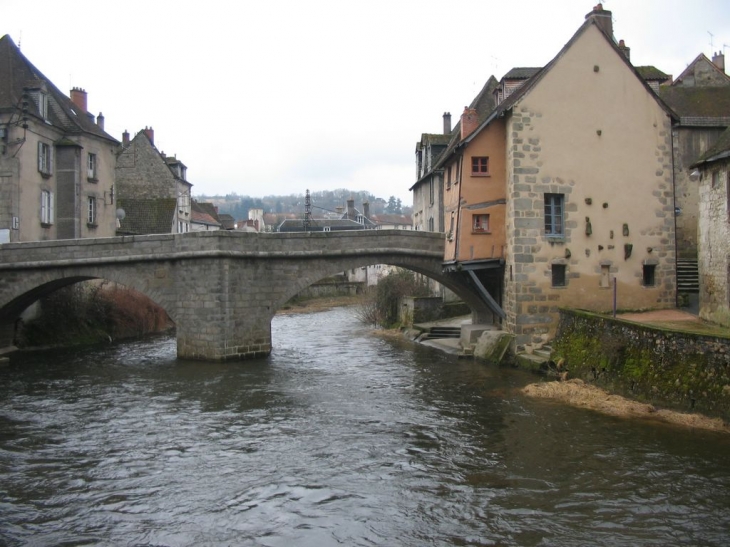 Aubusson - pont de la Terrade