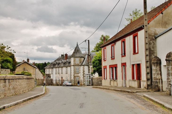 Le Village - Basville