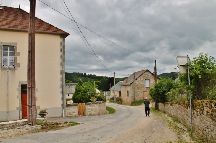 Le Village - Basville